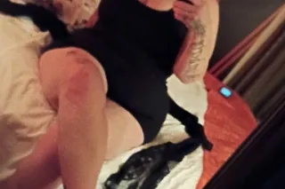 DD PAWG thick thighs pretty ey... - Image 3